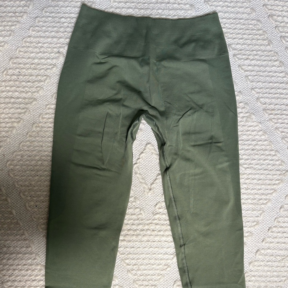 Alphalete Amplify Legging in Dusty Green